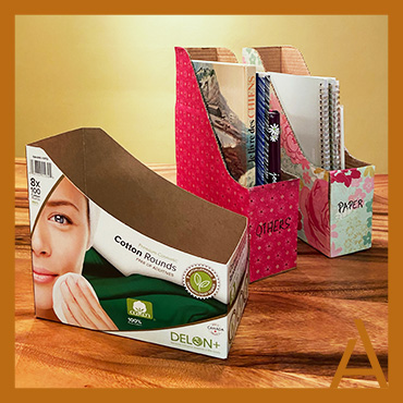 Décoration de filière de rangement en carton recyclé.