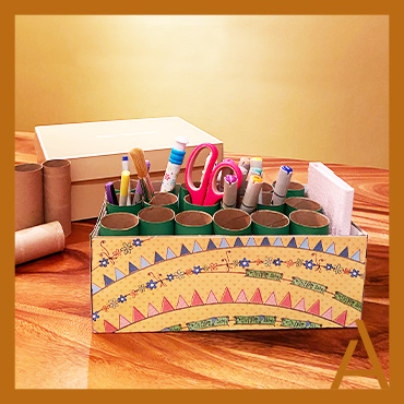 Range crayon décoré avec une boîte à chaussures